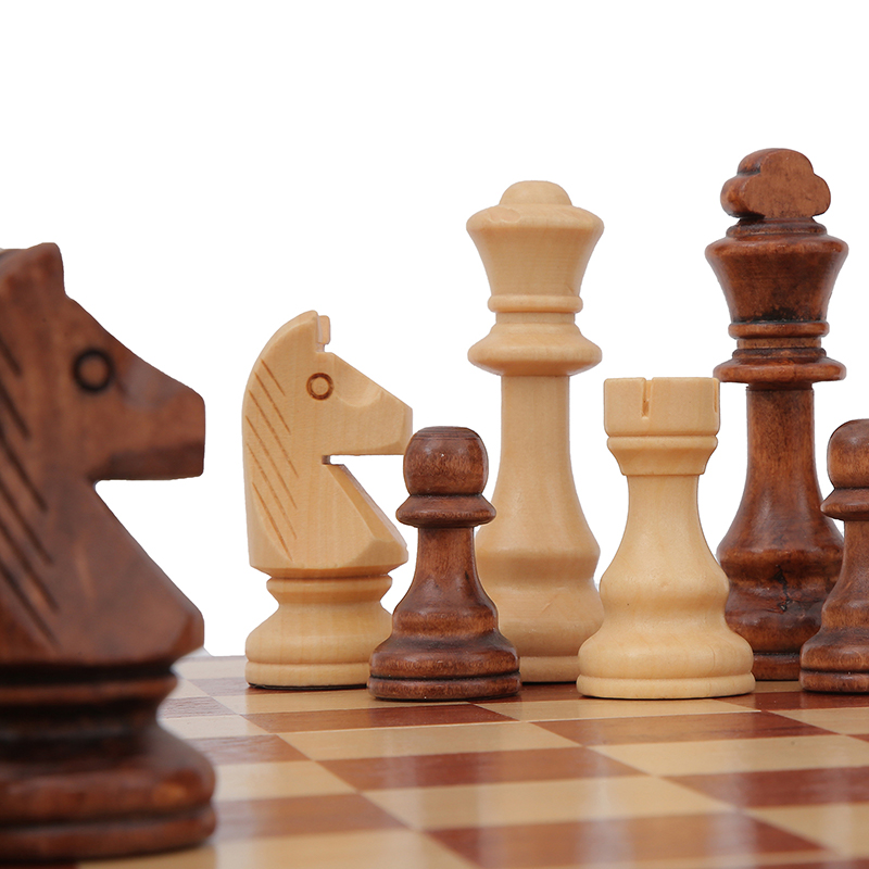 32 Pieces Wooden Chess King He - Magnetic Travel Chess review and price